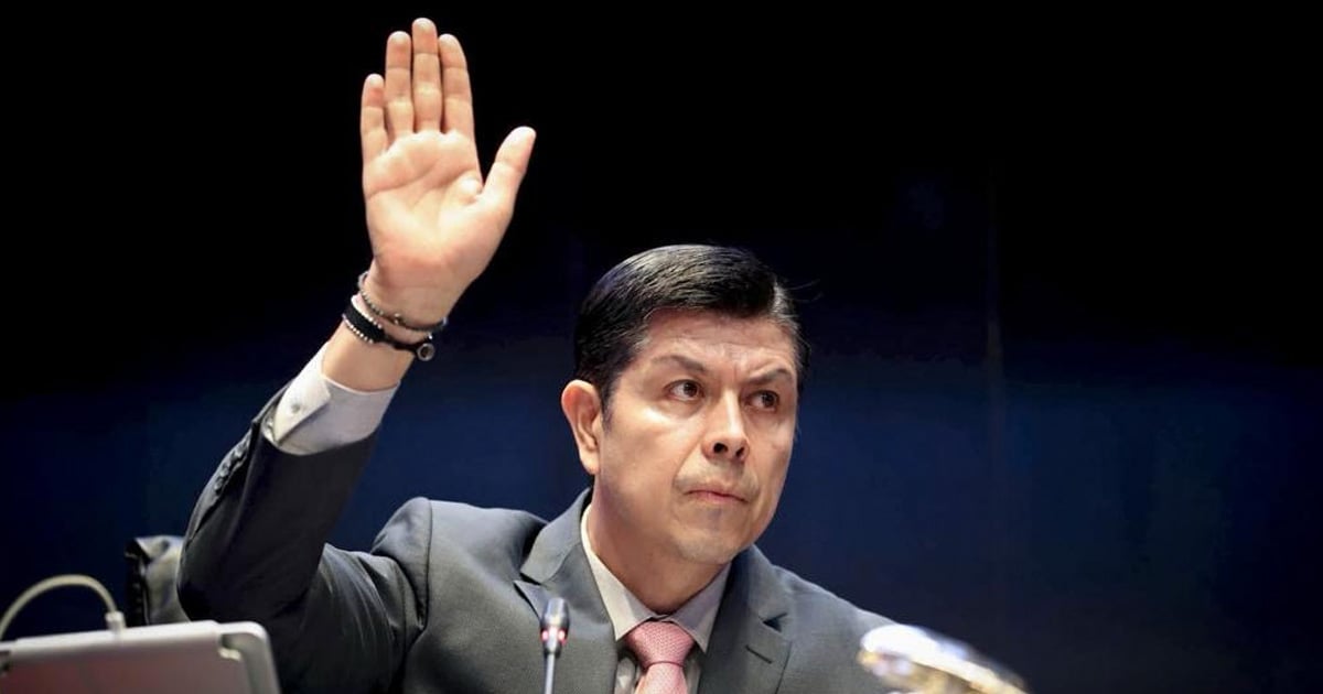 checo perez flores portada